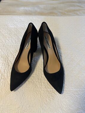 Karl Lagerfeld Black Pointed Toe Suede Pumps